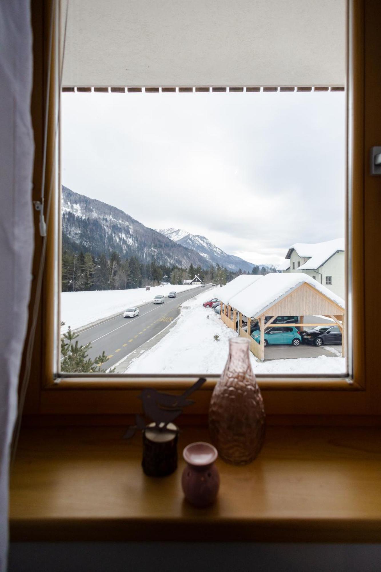 Waterfall Apartment - Cozy Mountain Retreat Kranjska Gora Bagian luar foto