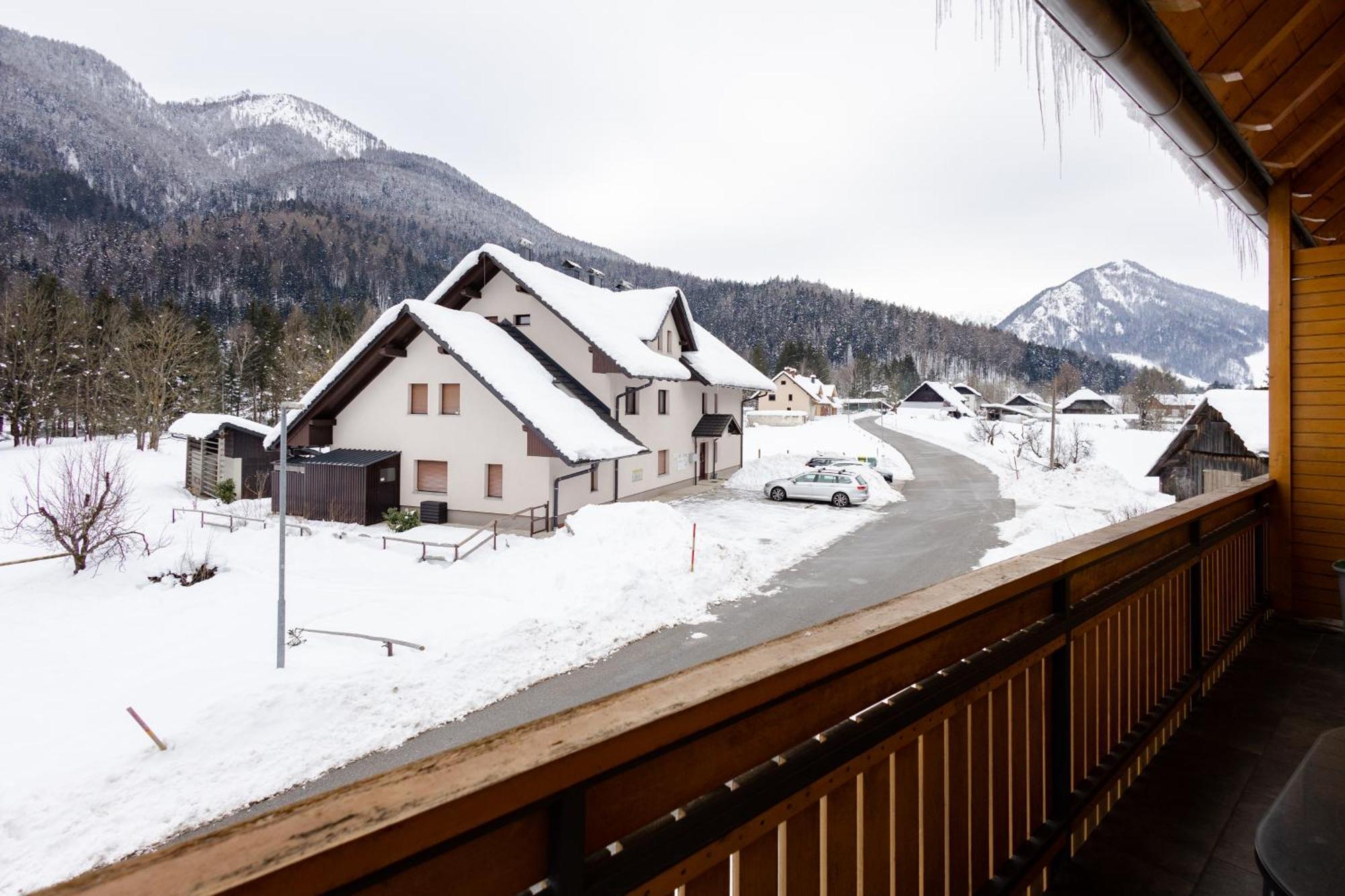 Waterfall Apartment - Cozy Mountain Retreat Kranjska Gora Bagian luar foto